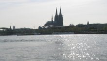 Rhein vor dem Kölner Dom